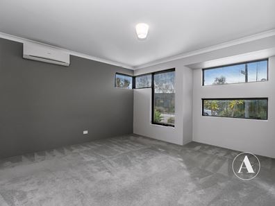 9 Barton Loop, Piara Waters WA 6112