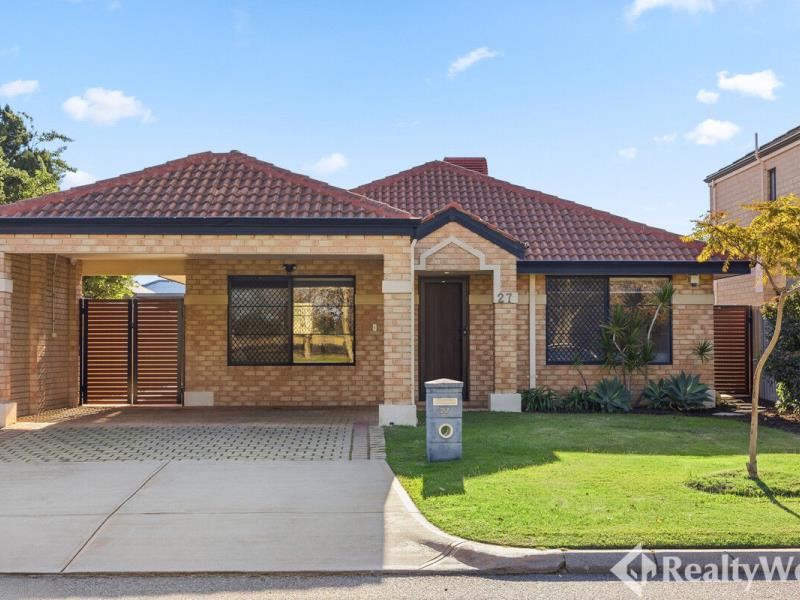 27 Terelinck Crescent, Redcliffe