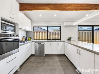 27 Terelinck Crescent, Redcliffe WA 6104