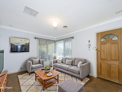 30 Grasmere Way, Kelmscott WA 6111