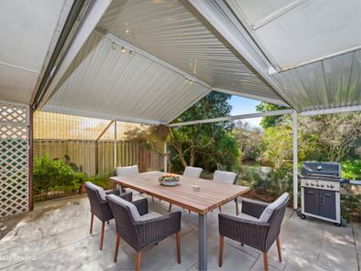 30 Grasmere Way, Kelmscott WA 6111