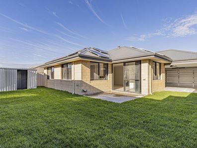 15 Cobbler Way, Two Rocks WA 6037