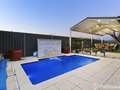 67 Hookstone Drive, Landsdale WA 6065