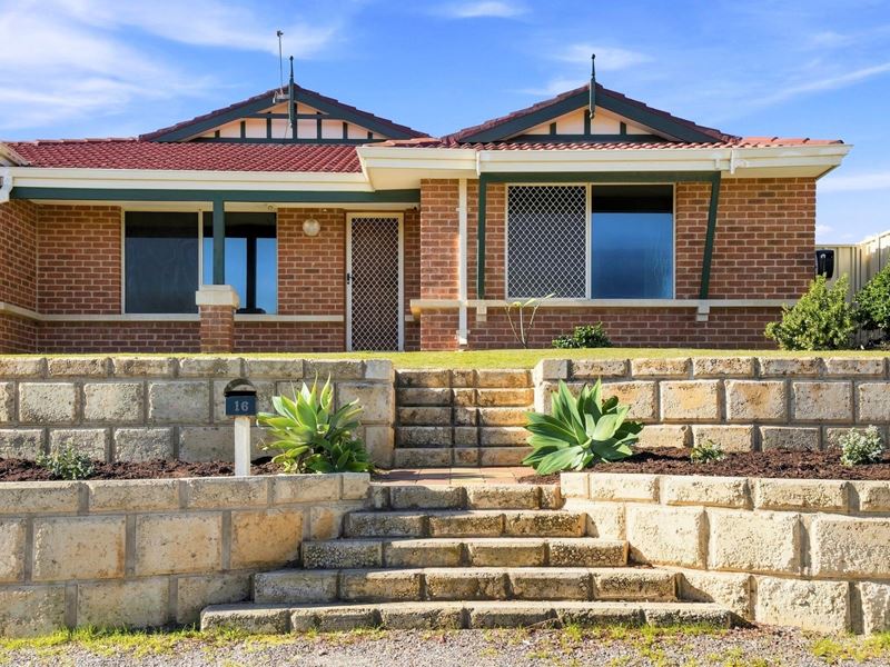 16 Oceanside Drive, Wandina