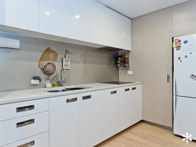 64/20 Rowe Ave, Rivervale WA 6103