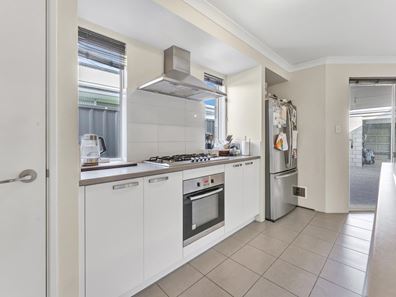 37 Summerville Boulevard, Caversham WA 6055