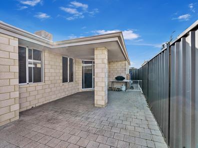 37 Summerville Boulevard, Caversham WA 6055