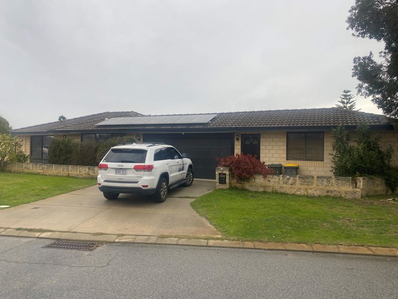8 Coomer Elbow, South Guildford WA 6055