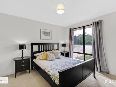 6 Corvina Place, Caversham WA 6055