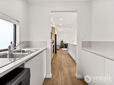 122 Aquamarine Parade, Treeby WA 6164