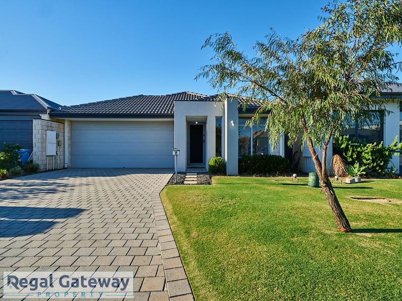 19 Claymore Place, Piara Waters WA 6112