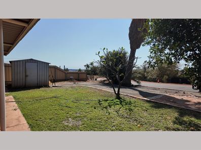 5 Forrest Crescent, Dampier WA 6713