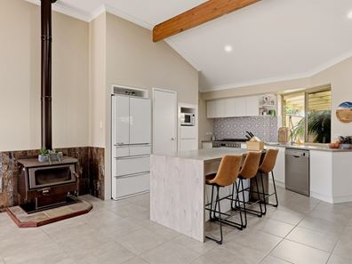 5 Flag Court, Cooloongup WA 6168