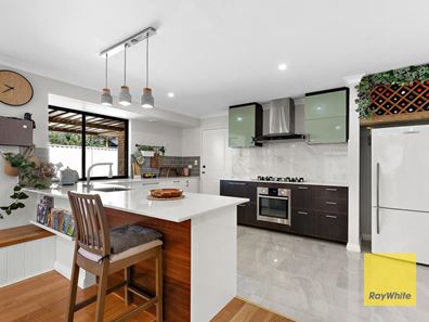 39 Teakwood Loop, Thornlie WA 6108