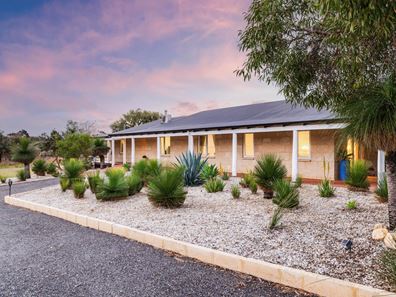 8 Valley Road, Woodridge WA 6041