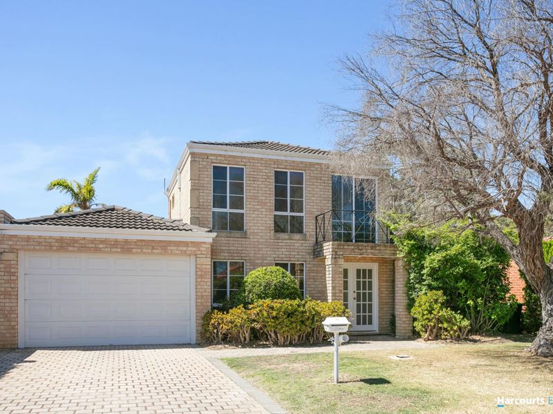 3 Lakewaters View, Gwelup WA 6018