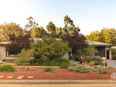 16 Stone Crescent, Darlington WA 6070