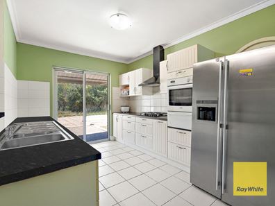 11 Orberry Place, Thornlie WA 6108