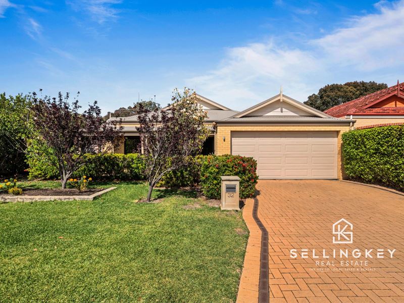 32 PEBBLE BUSH DRIVE, Canning Vale WA 6155