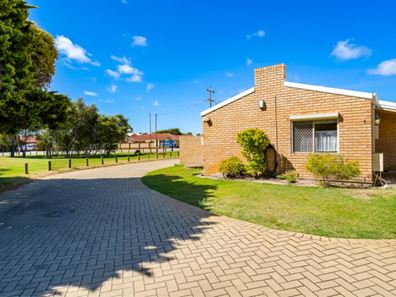 1/8 Ashford Avenue, Rockingham WA 6168