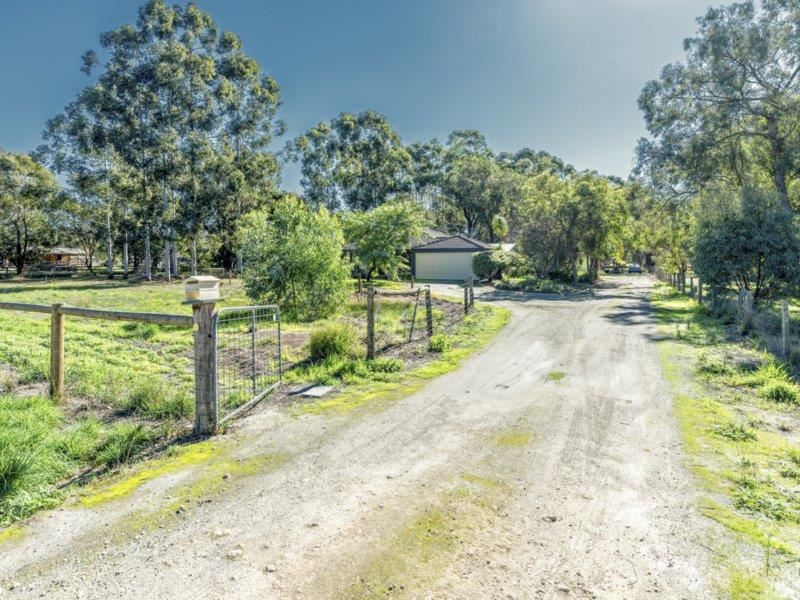 126 Blair Road, Oakford WA 6121