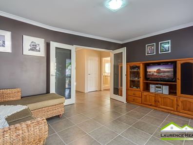 8 Torquay Pass, Mindarie WA 6030