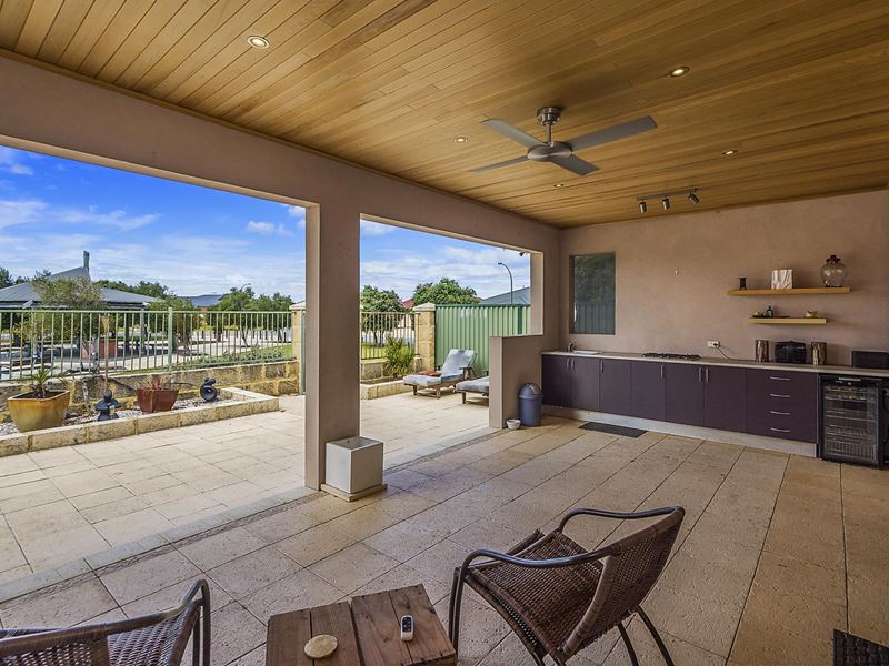 4 Basco Lane, Port Kennedy