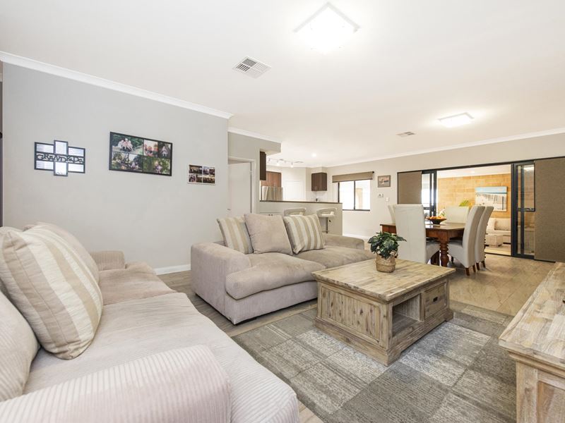 4 Serenity Way, Aveley WA 6069