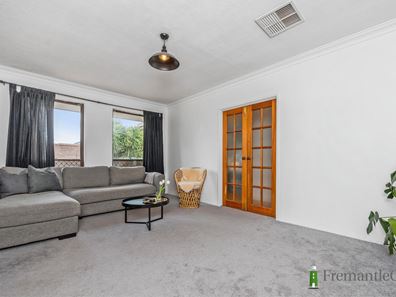 28 Hamilton Rd, Hamilton Hill WA 6163