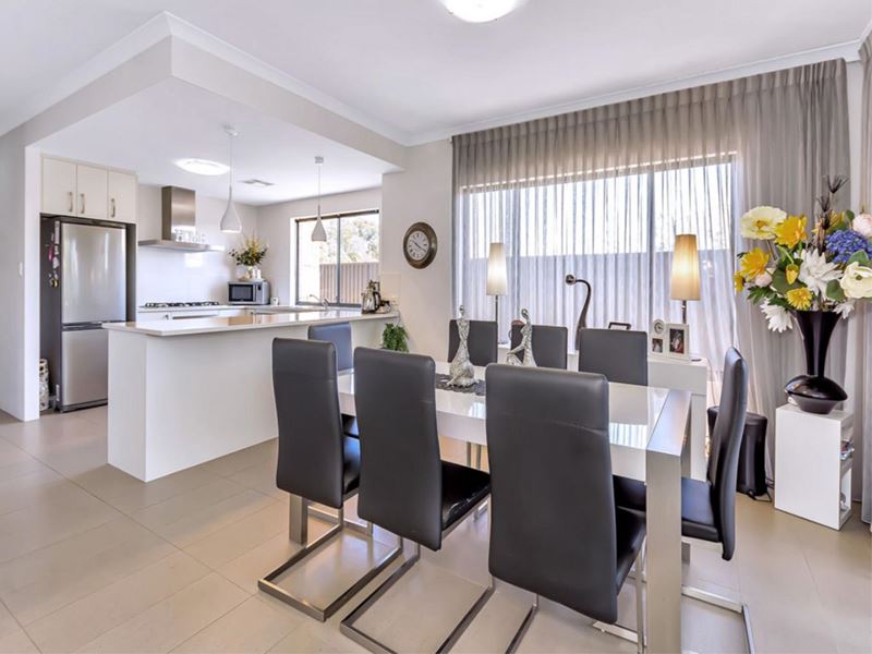 1/60 Pipeline Boulevard, Piara Waters WA 6112