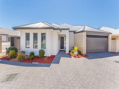 1/60 Pipeline Boulevard, Piara Waters WA 6112