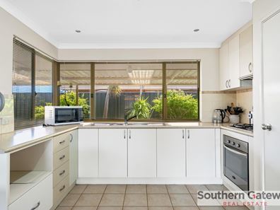 2 Wilcannia Elbow, Currambine WA 6028