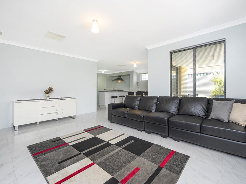 29 Alverda Parade, Aveley