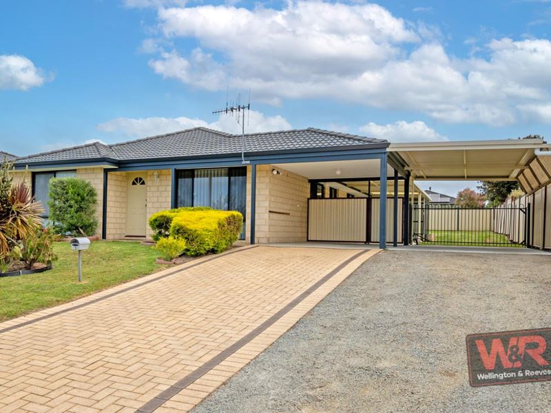 5 O'Keefe Parade, Mckail