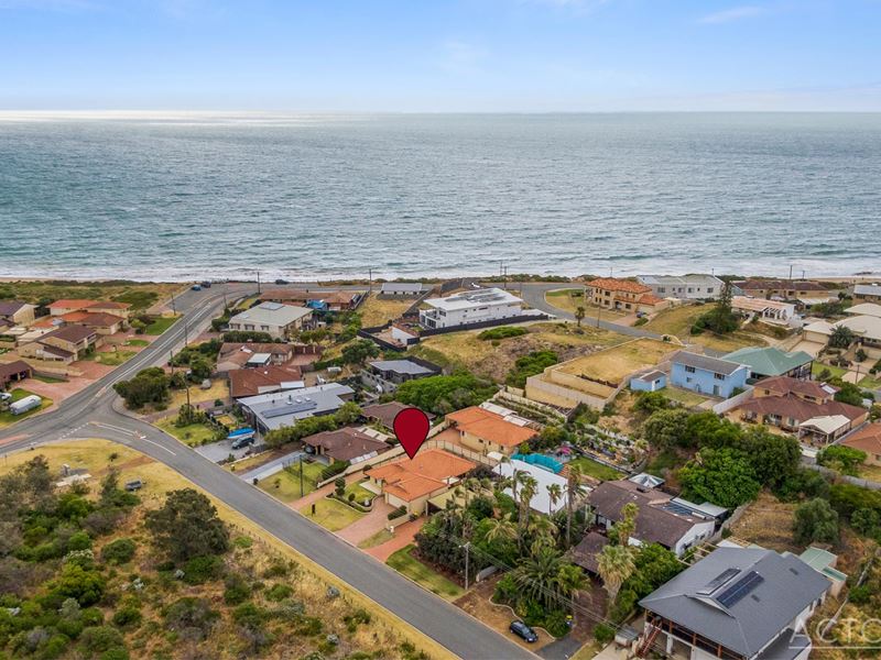 1/102 Janis Street, Halls Head WA 6210