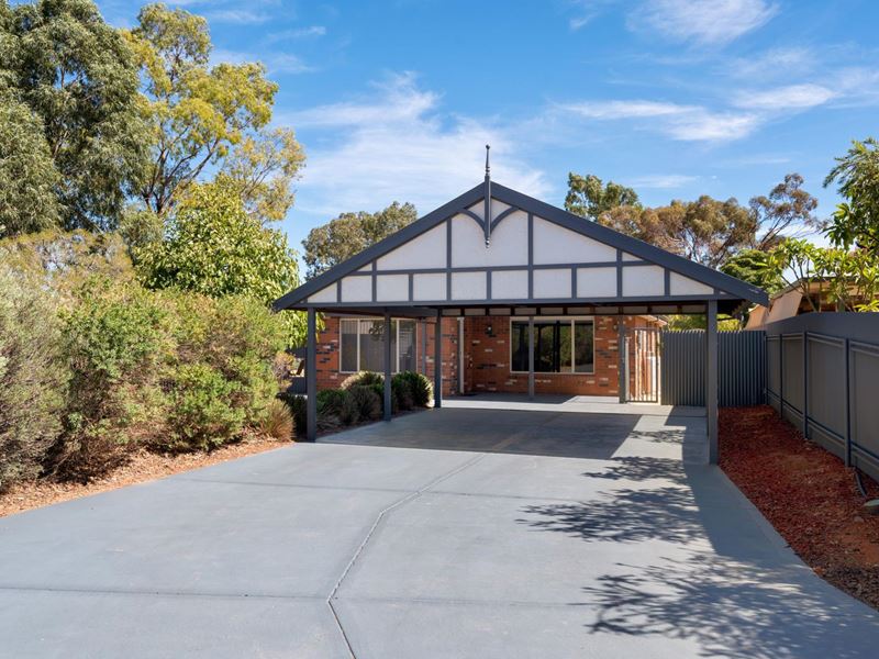 12 Truscott Court, South Kalgoorlie