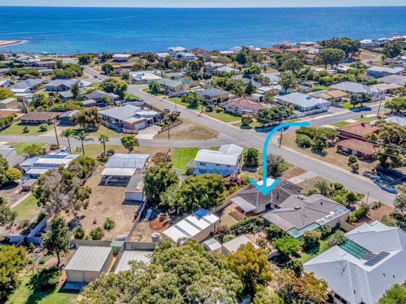 2/13 Mercedes Avenue, Falcon