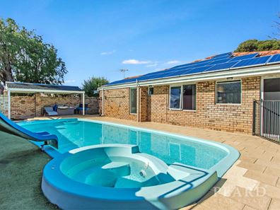 16 St Lucia Close, Safety Bay WA 6169
