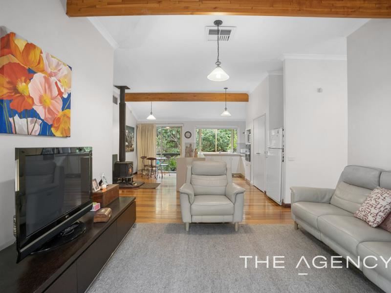 83 Hardey Road, Glen Forrest