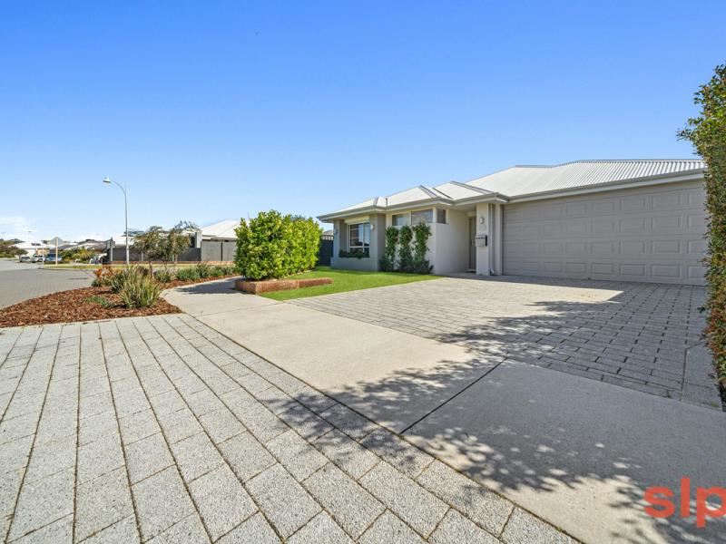 33 Solandri Bend, Banksia Grove WA 6031