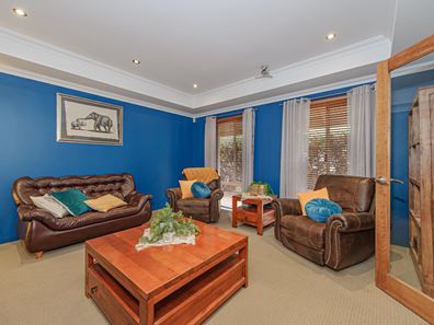 62 Coulterhand Circle, Byford WA 6122