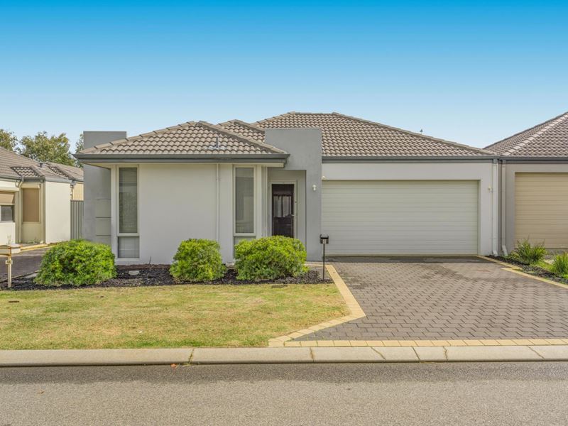 6 Donatti Retreat, Caversham