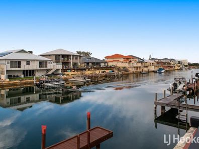 13 Sandpiper Island Retreat, Wannanup WA 6210