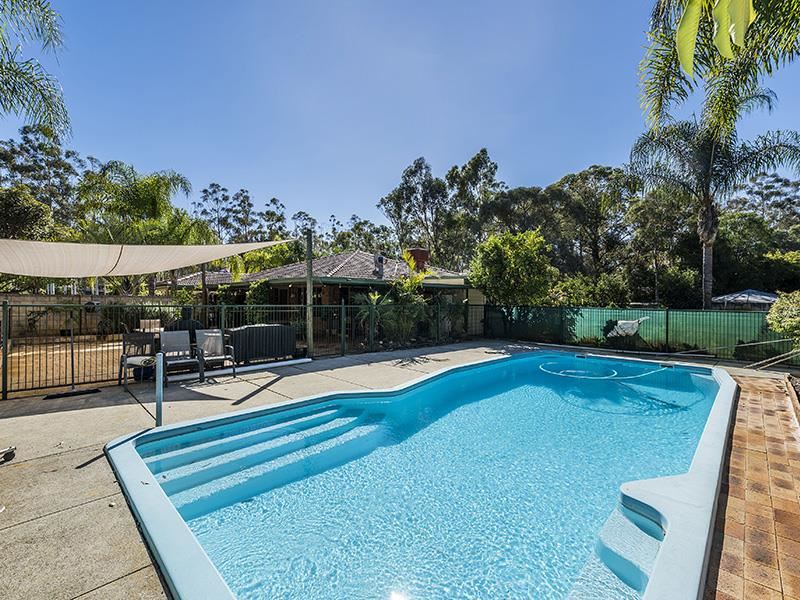 62 Swamp Gum Road, Oakford