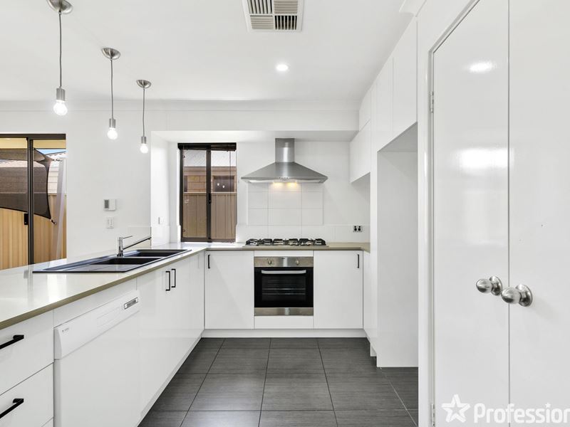 19 Kooya Way, Wattle Grove