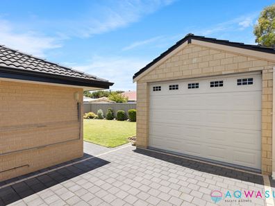 30 Wooleen Street, Golden Bay WA 6174