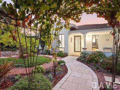 7 Ozone Parade, Trigg WA 6029