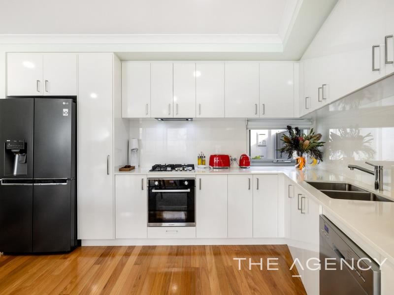 4/32 Pollard Street, Glendalough
