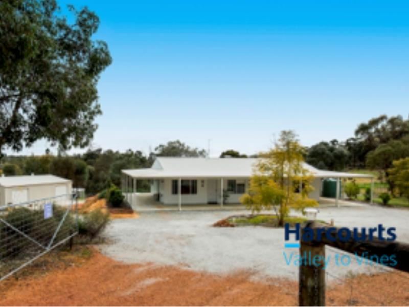 21 Sandalford Dr, Chittering WA 6084