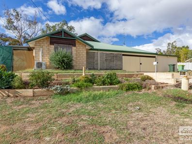 8 Agett Way, Northam WA 6401